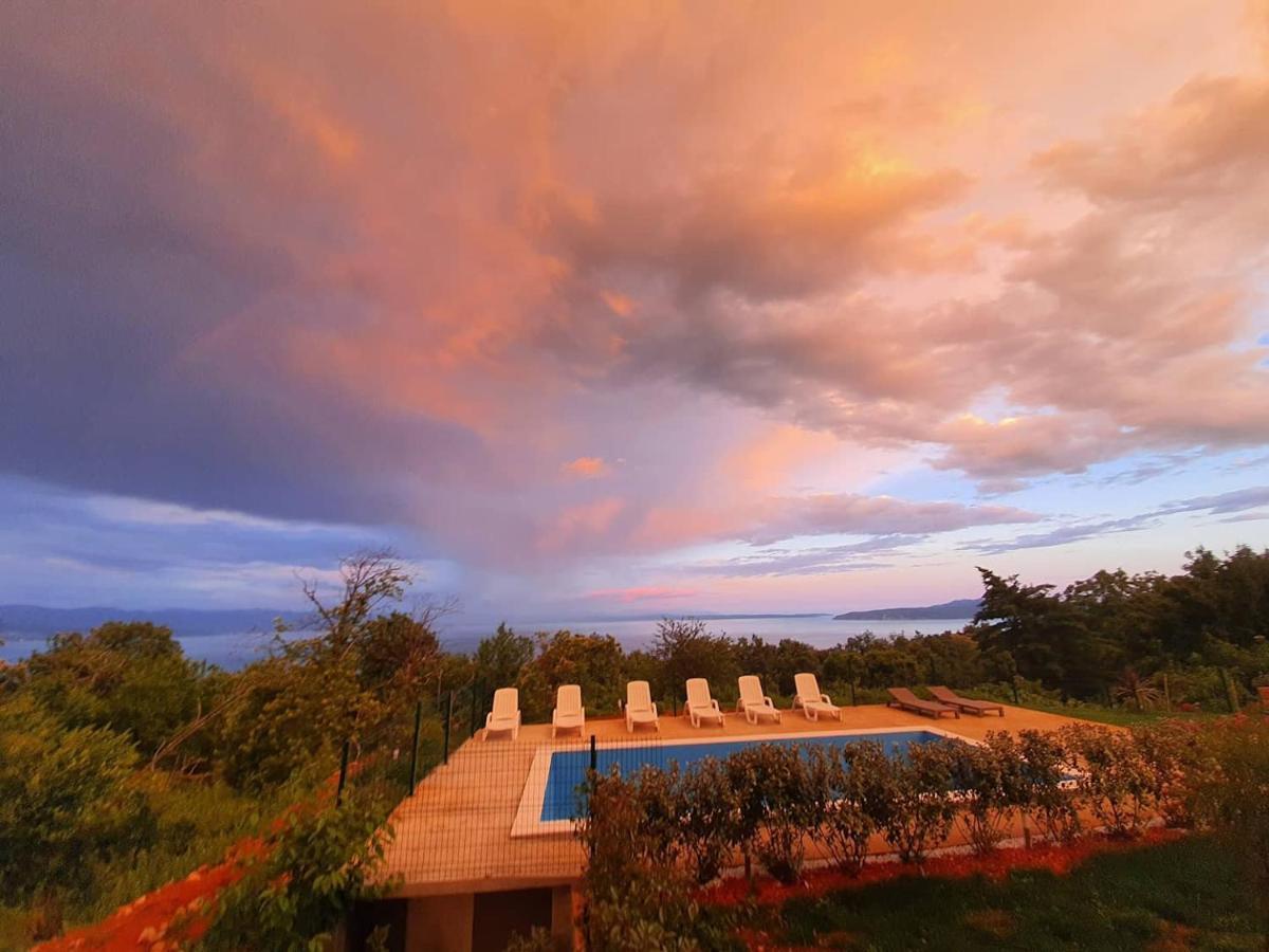 Apartments Nika With Swimming Pool And Beautiful Sea View Dobreć Esterno foto
