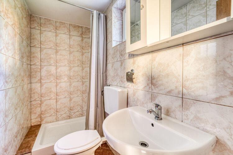 Apartments Nika With Swimming Pool And Beautiful Sea View Dobreć Esterno foto