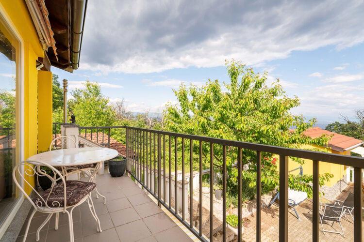 Apartments Nika With Swimming Pool And Beautiful Sea View Dobreć Esterno foto