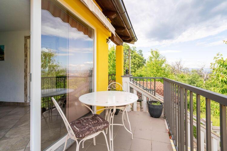 Apartments Nika With Swimming Pool And Beautiful Sea View Dobreć Esterno foto
