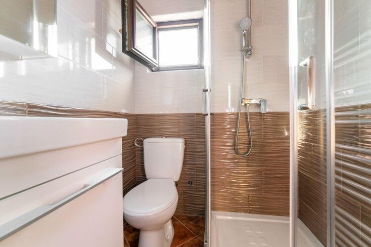 Apartments Nika With Swimming Pool And Beautiful Sea View Dobreć Esterno foto
