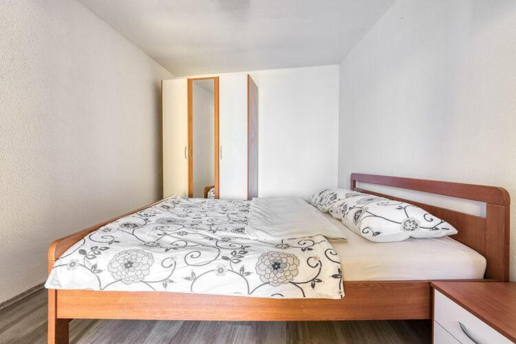 Apartments Nika With Swimming Pool And Beautiful Sea View Dobreć Esterno foto